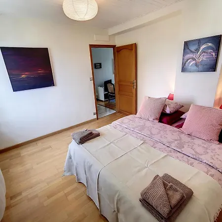 Grand Les Peintures Apartment *